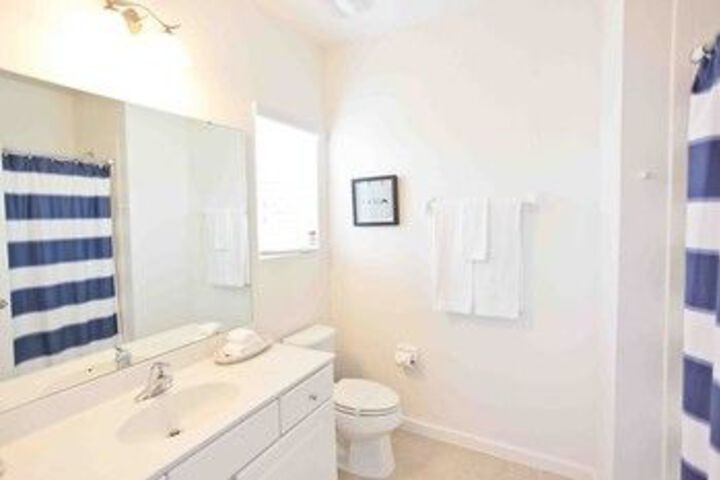 Room 2 of 25