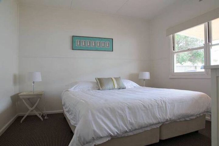 Room 3 of 8