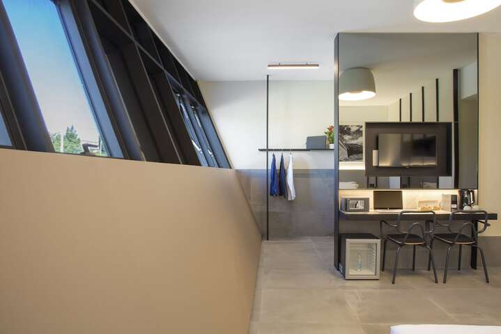 Room 26 of 123
