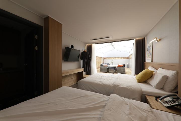 Room 21 of 64