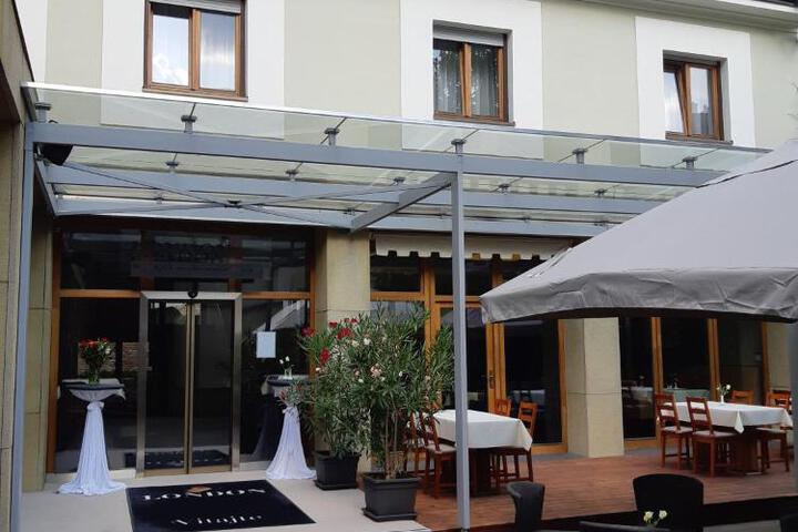 LONDON Boutique hotel & Restaurant