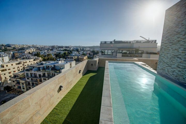Pools & Facilities