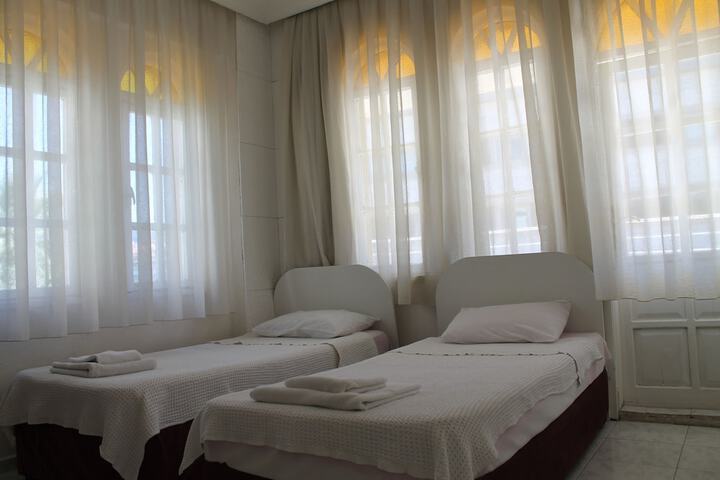 Room 19 of 28