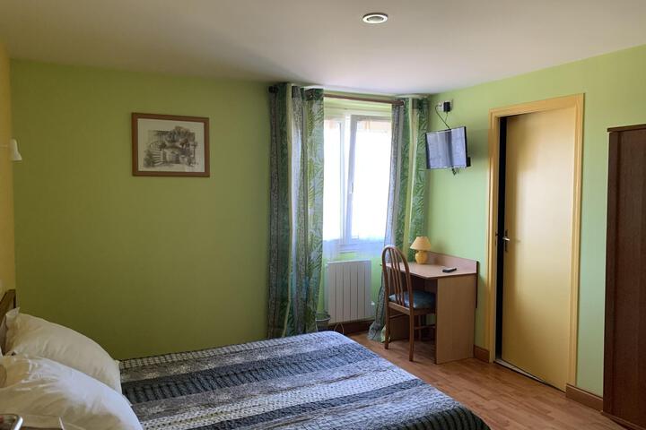 Room 11 of 33