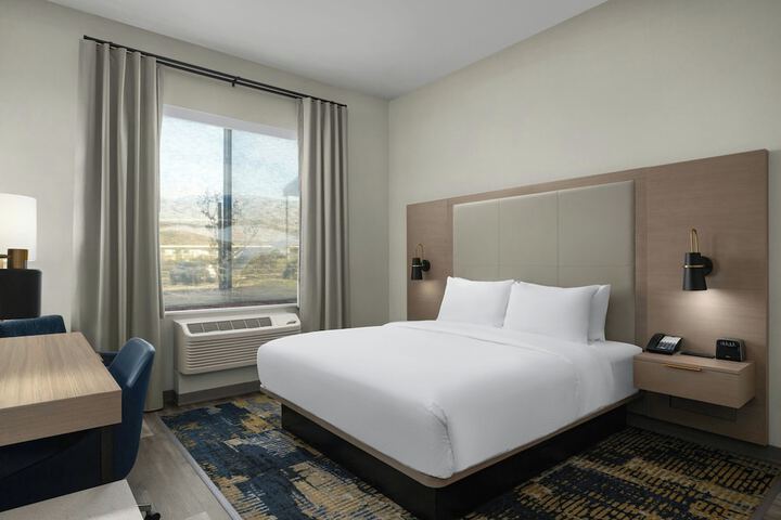 Room 6 of 19