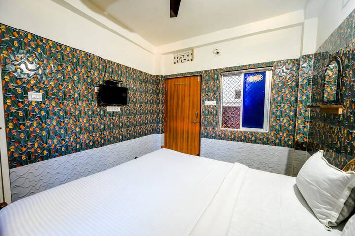 Room 4 of 15