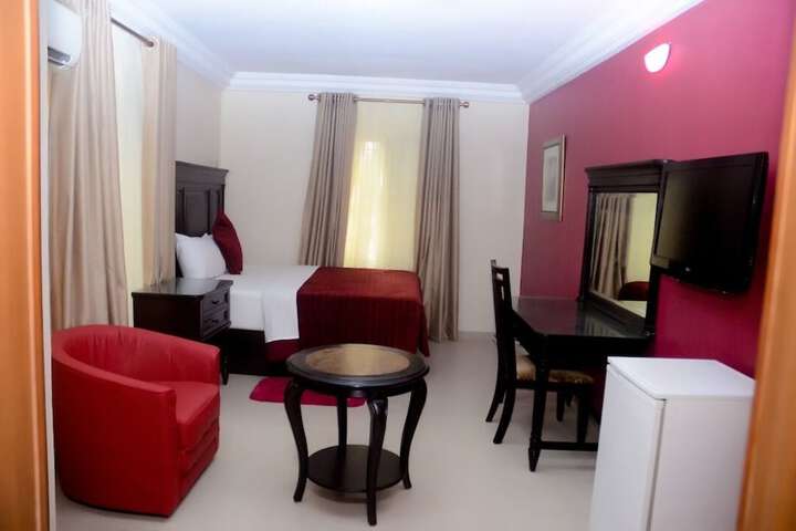 Room 5 of 6