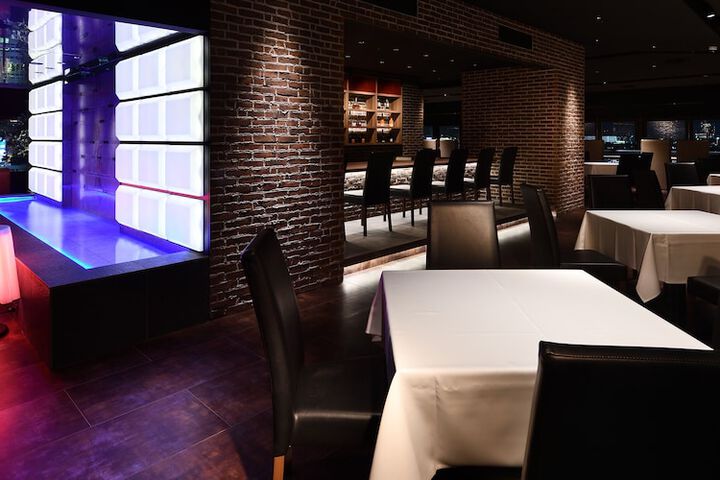 Dining 63 of 104