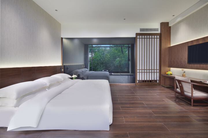Room 29 of 102