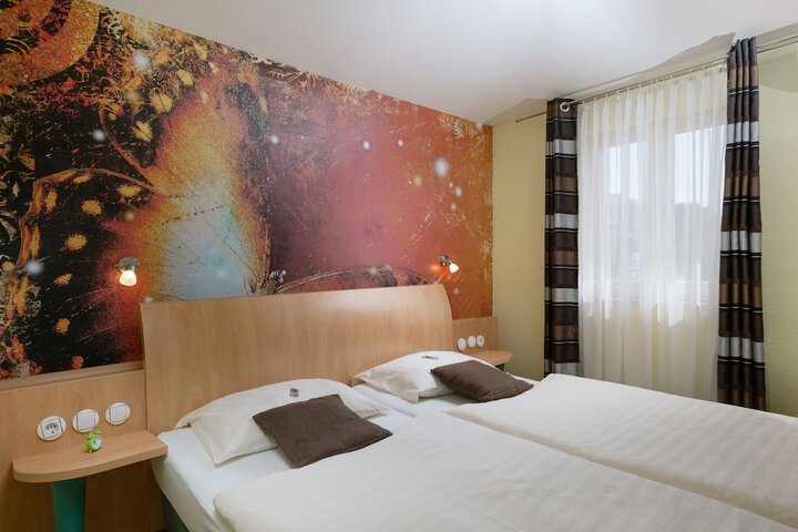 Room 3 of 24