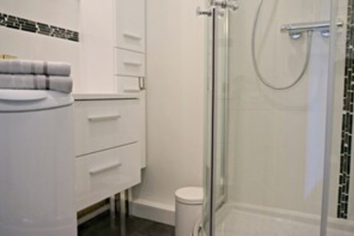 Room 2 of 16