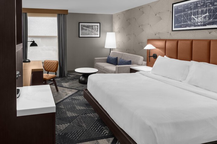 Room 15 of 33