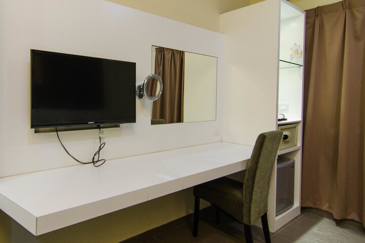 Room 27 of 39