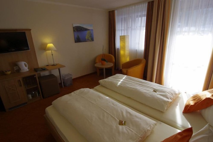 Room 12 of 43