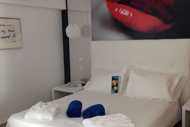 Room 33 of 112