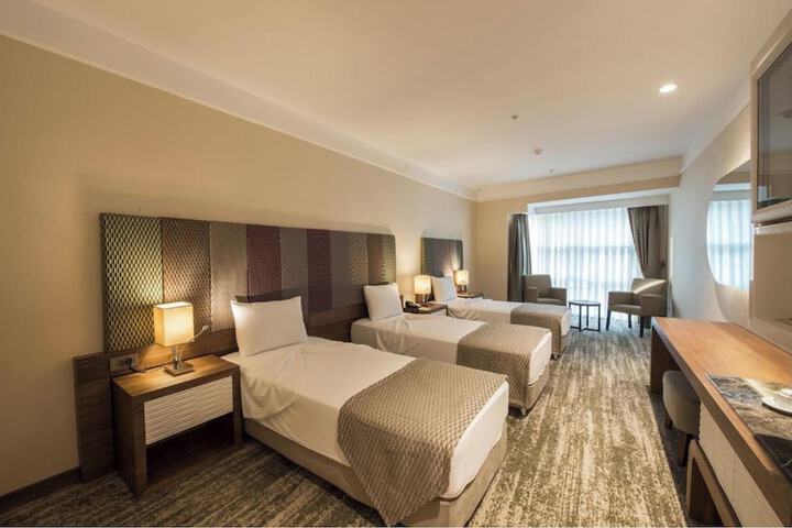 Room 10 of 31