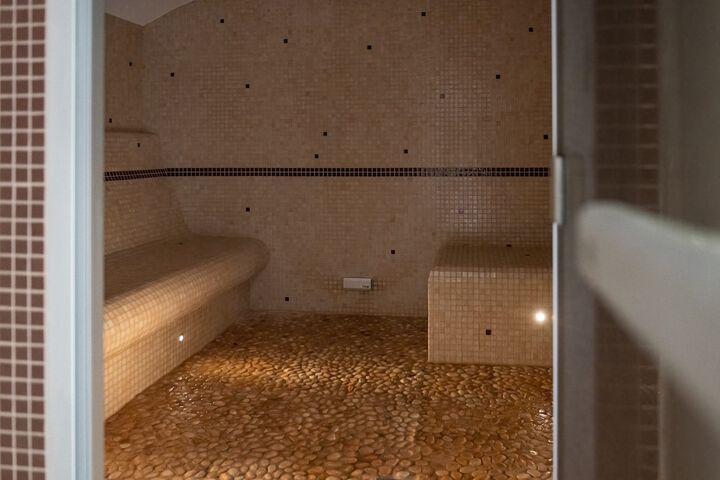 Room 15 of 20