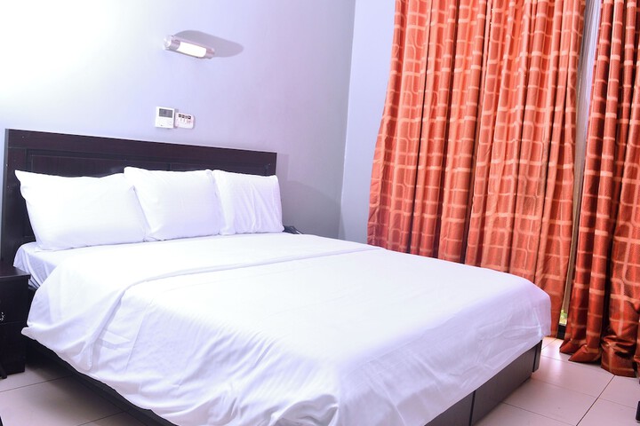 Room 3 of 15