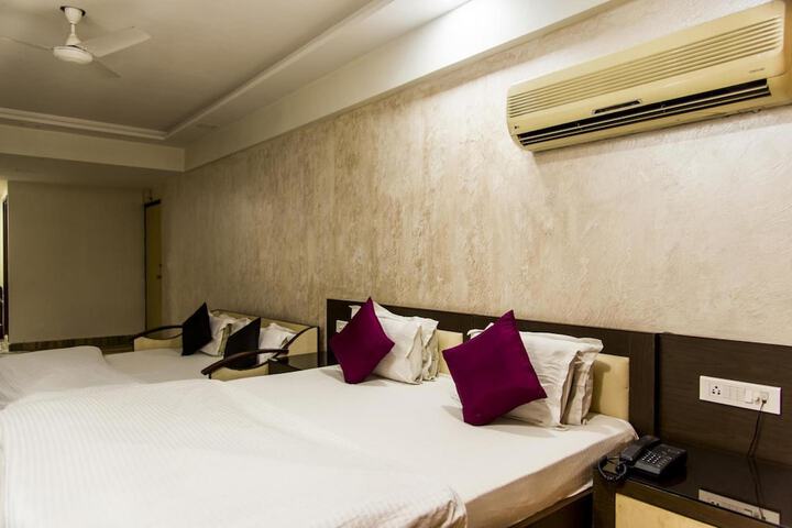 Room 6 of 31