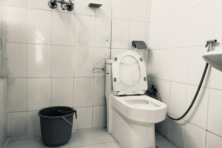 Room 11 of 28