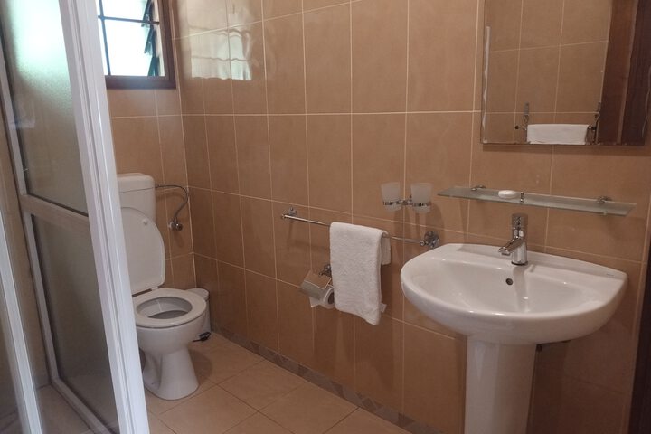Room 14 of 32
