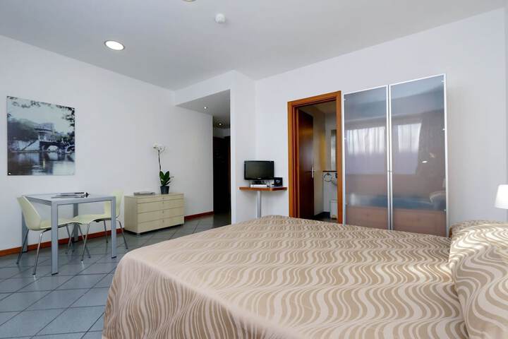 Room 26 of 28