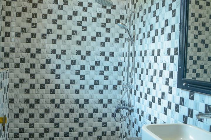 Room 20 of 77