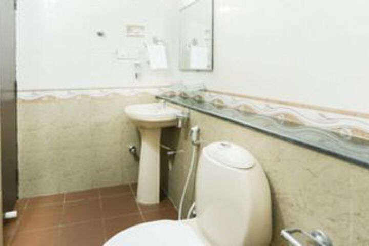 Room 9 of 50