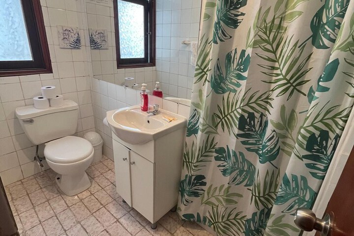 Room 121 of 178