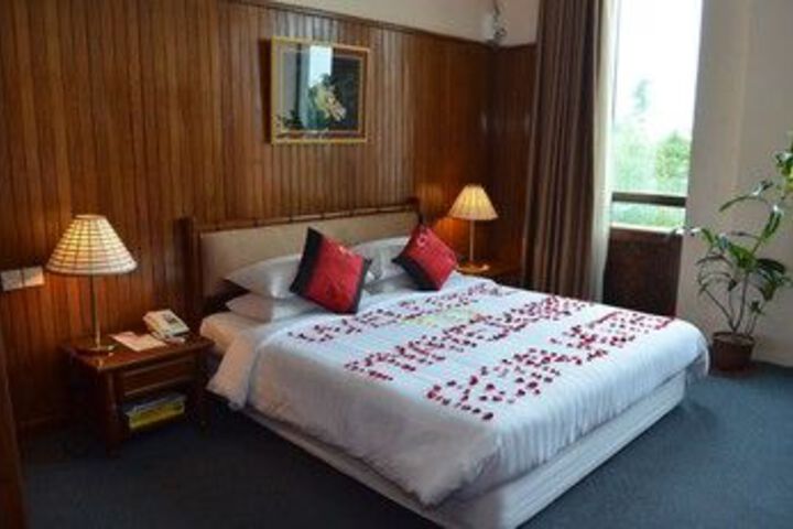 Room 11 of 30