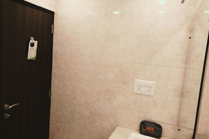 Room 25 of 98