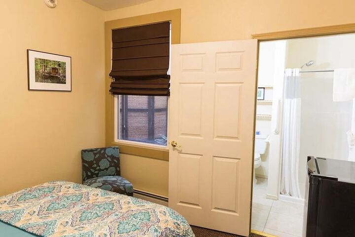 Room 9 of 118