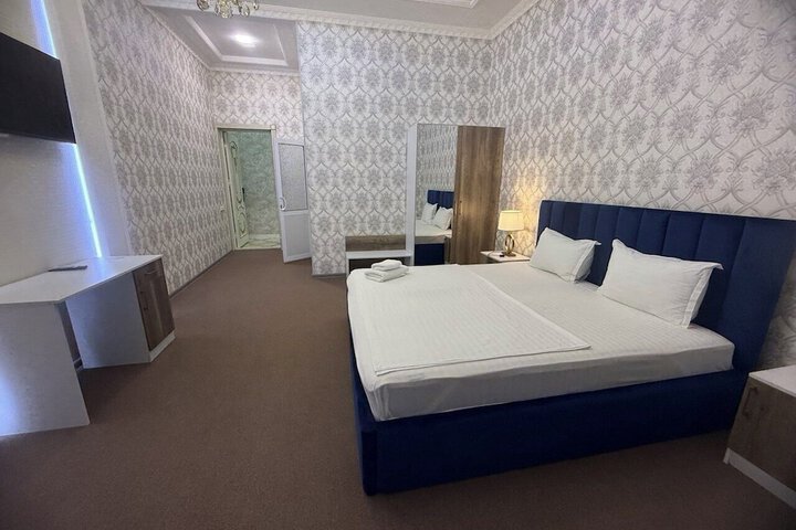 Room 23 of 107