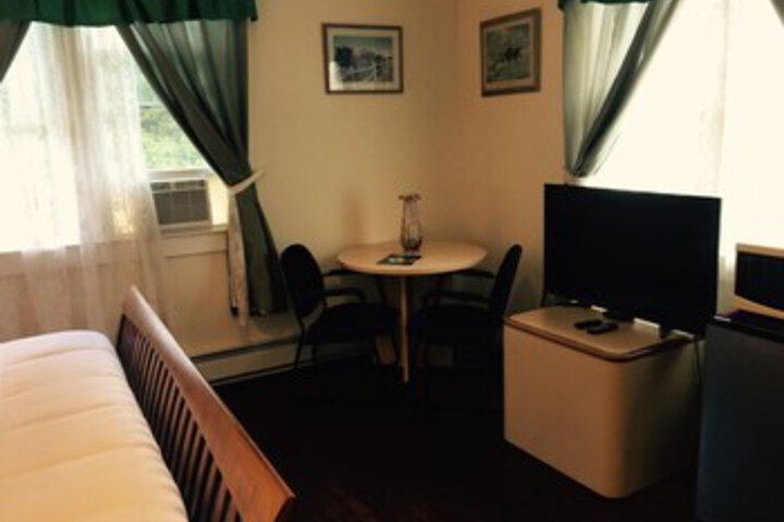 Room 181 of 246
