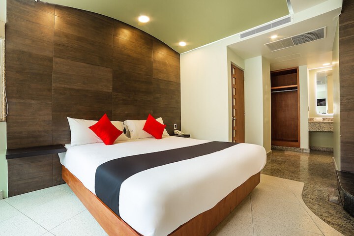 Room 35 of 62