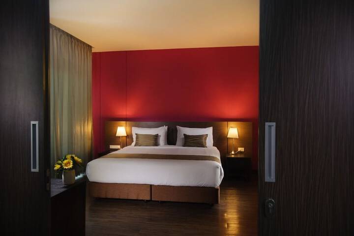 Room 6 of 65