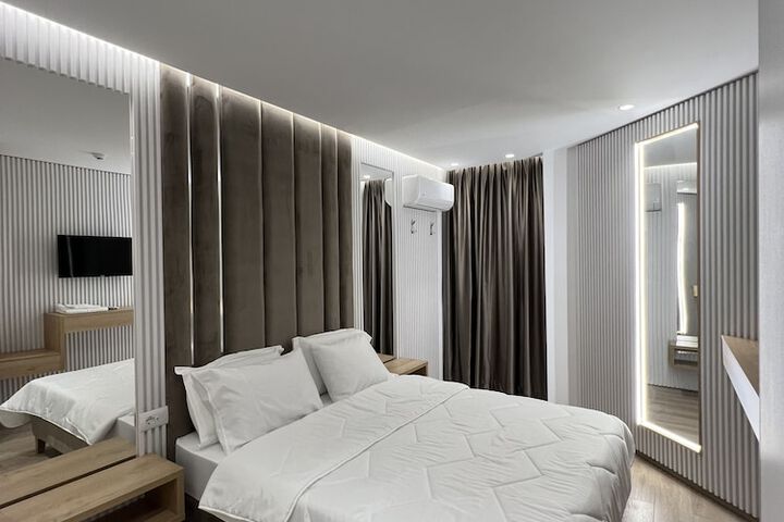 Room 18 of 191