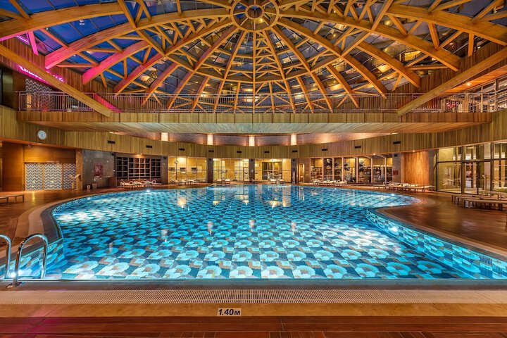 Pool 130 of 301