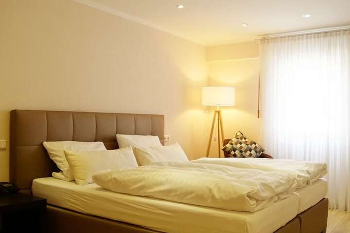 Room 16 of 79