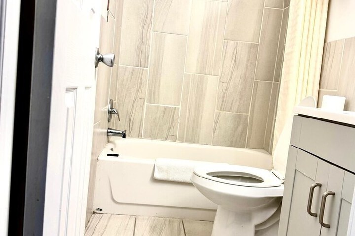 Room 15 of 18