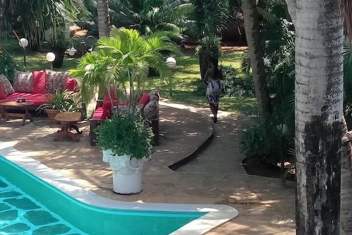 Pool 24 of 50