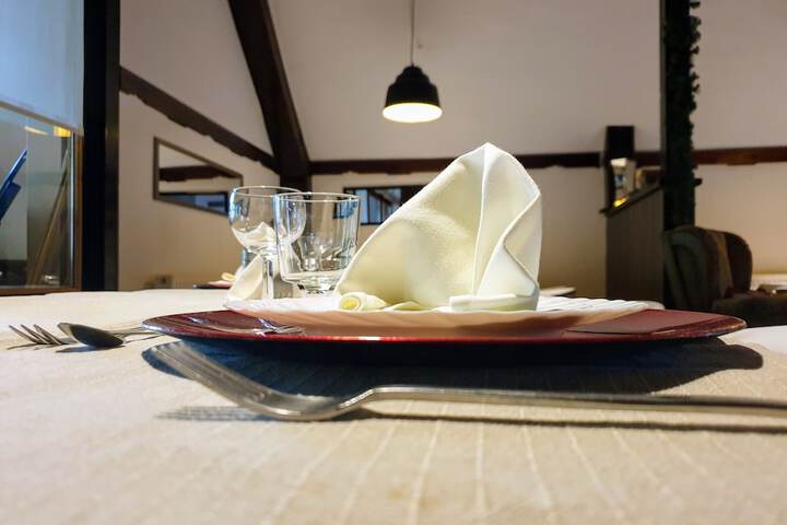 Dining 19 of 31