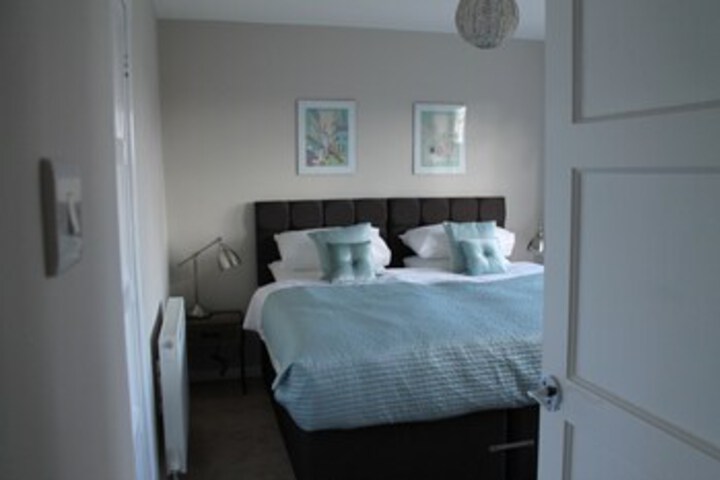 Room 10 of 34