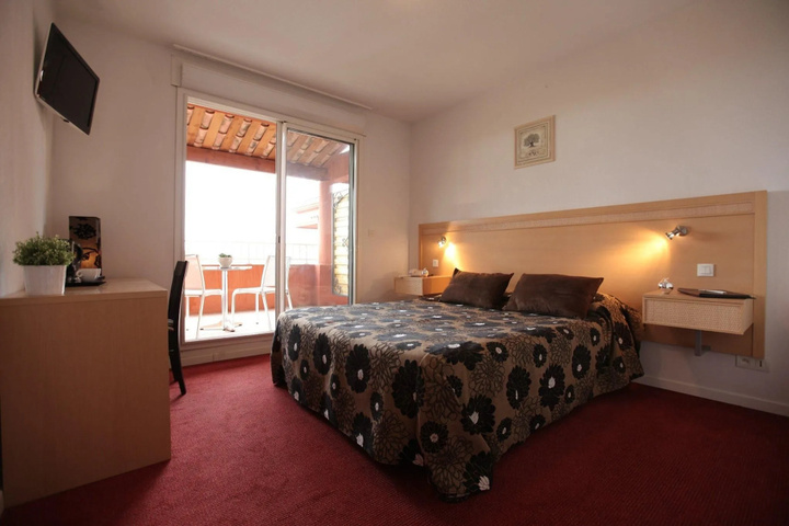Room 4 of 17