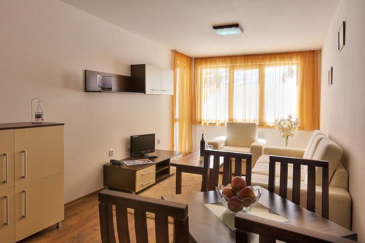 Room 7 of 94