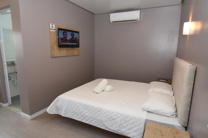 Room 12 of 25