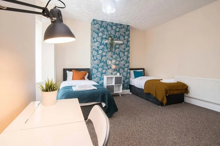 Room 4 of 4