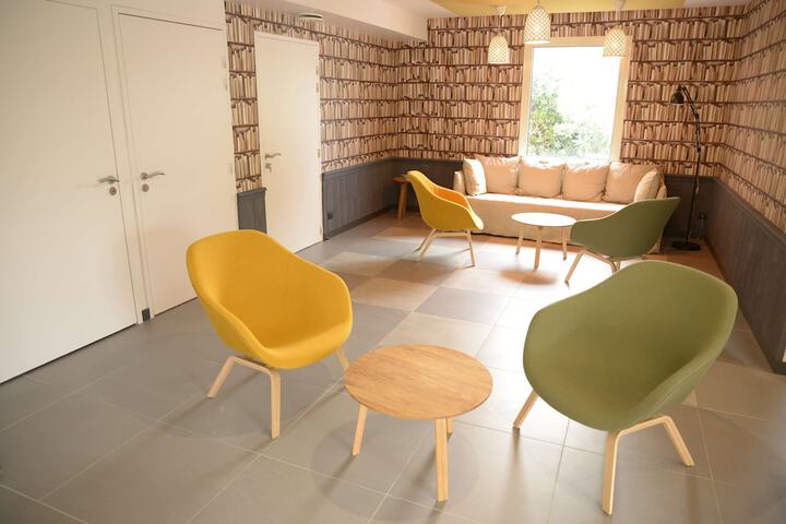 Guest Lobby