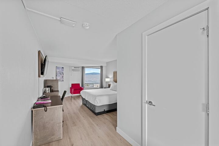 Room 19 of 48