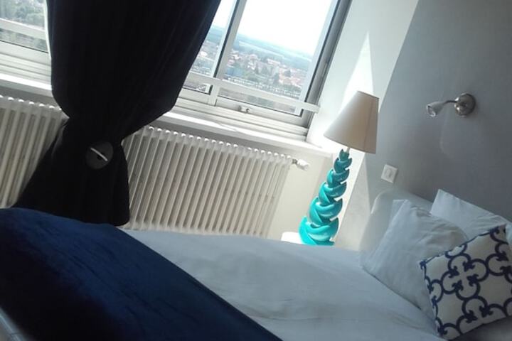 Room 5 of 67